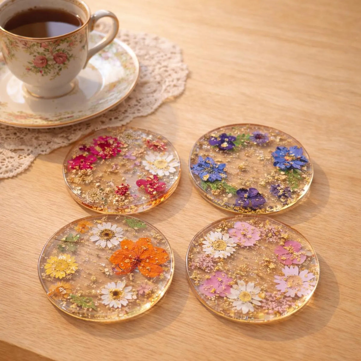 Real Dried Flower Resin Coaster, Handmade Floral Coaster, Gold Flakes, Aesthetic Home Decor Gift
