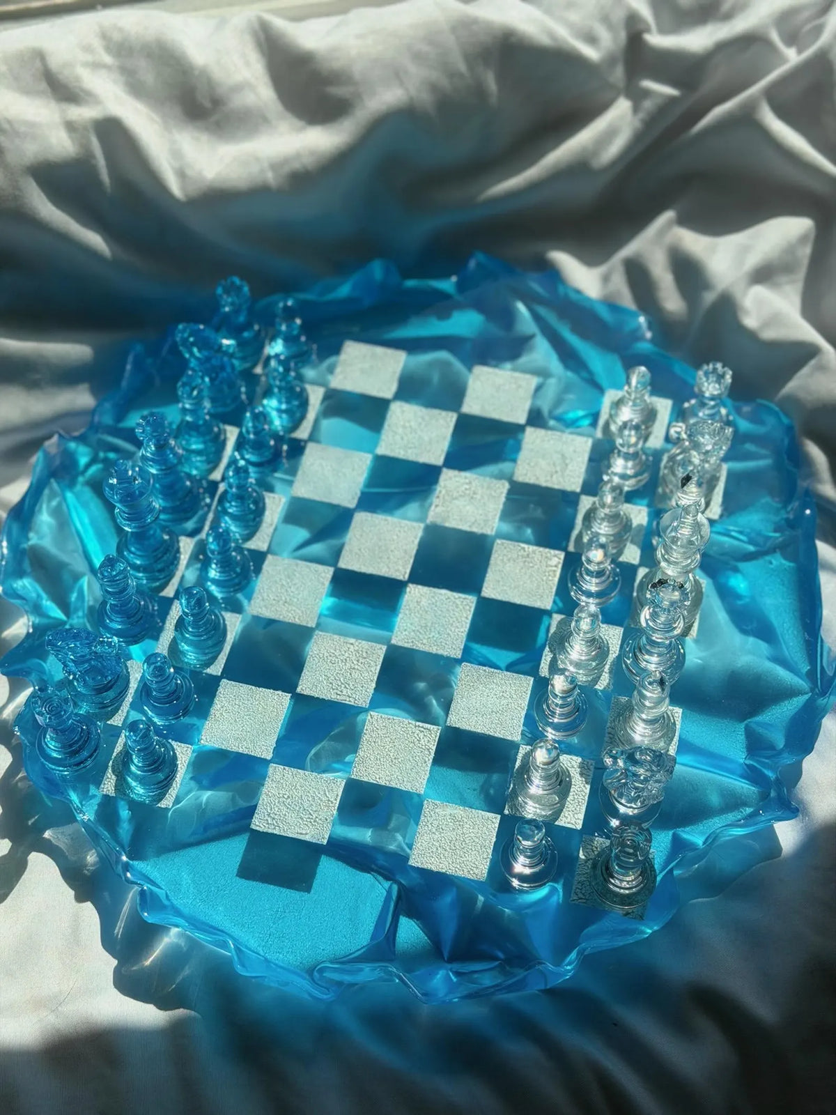 Custom Unique Resin Chess Set with Round Wavy Board and Elegant Glass Effect Pieces