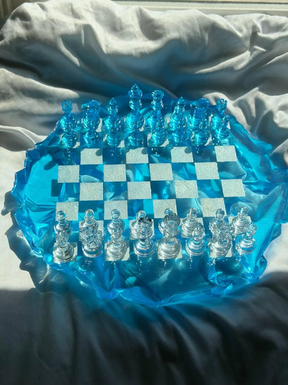 Custom Unique Resin Chess Set with Round Wavy Board and Elegant Glass Effect Pieces