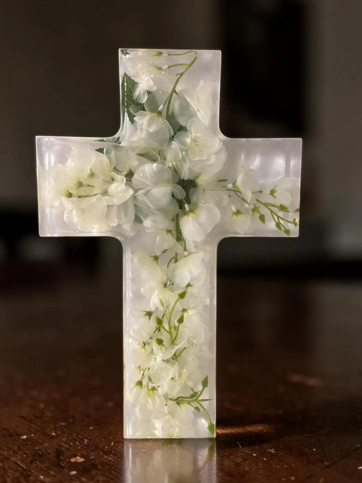 Handmade Floral Resin Cross, White Artificial Flowers, Deep Pour Epoxy Art, Christian Home Decor