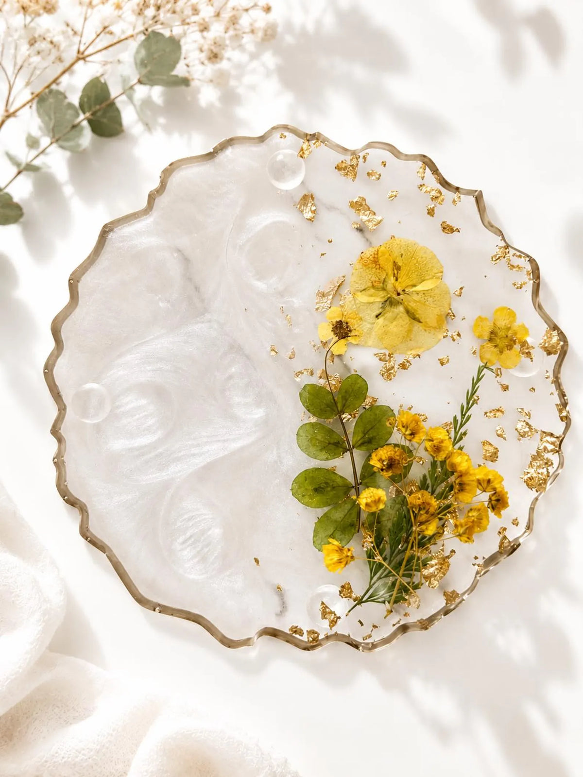 Floral Resin Coaster Set, Pressed Flower Gold Flake, Handmade Home Decor Holder, Elegant Design