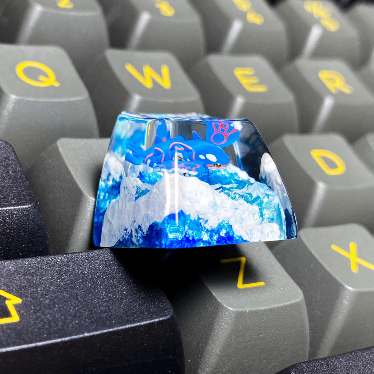 Kyo Surfing Ocean Waves Resin Keycap, Legendary Water Character Artisan Keycap for Mechanical Keyboard
