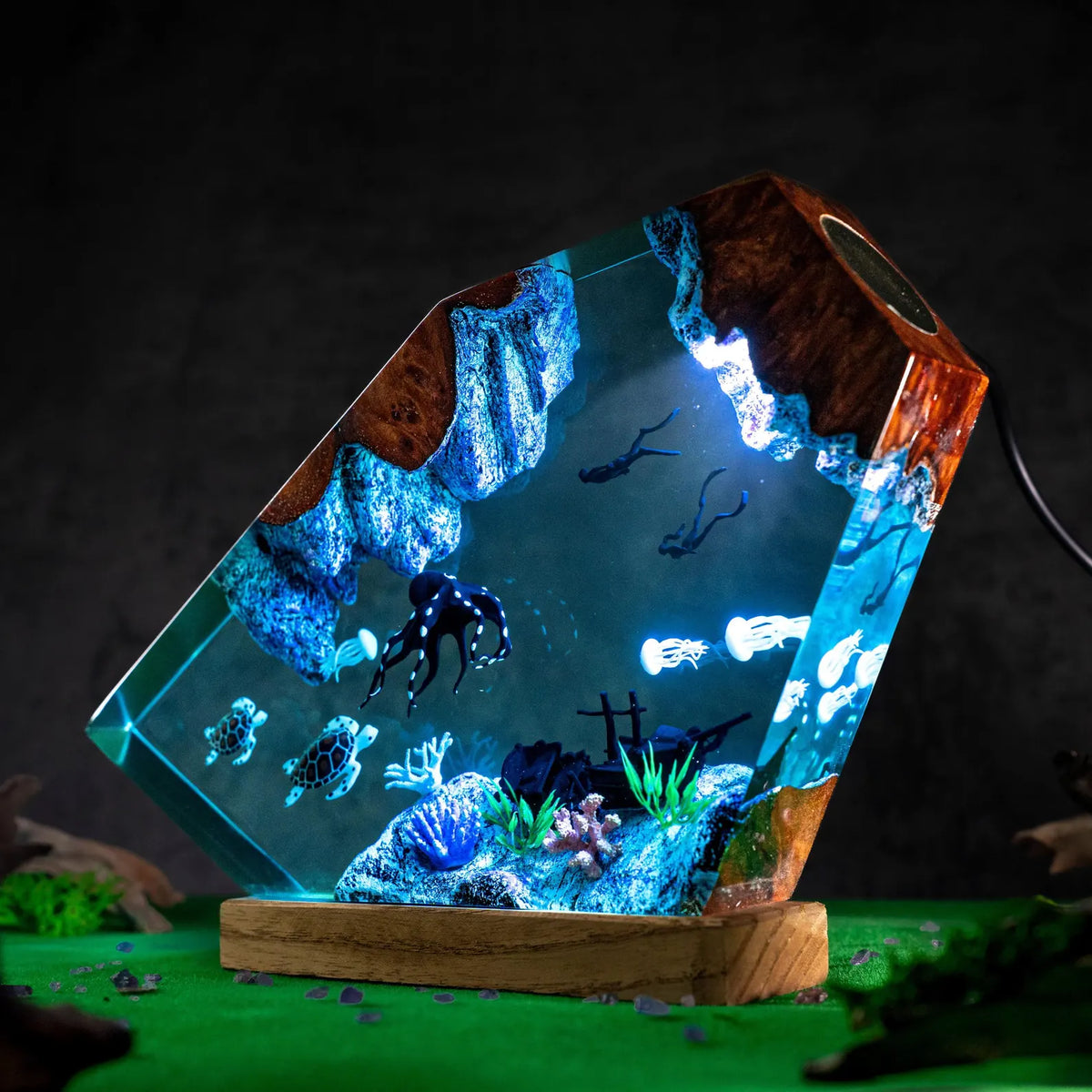 Underwater Octopus Resin Lamp, Sea Turtle Diver Night Light, Ocean Scene, Marine Life Decor