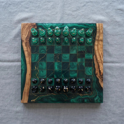 Luxury Emerald Green Resin Chess Set with Handmade Epoxy Wood Board and 32 Pieces