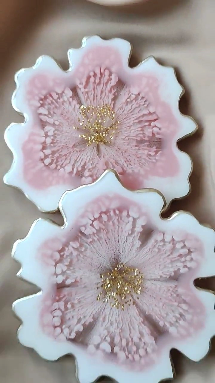 Handmade Flower Resin Coasters Set, White and Pink Epoxy Art, Floral Home Decor Accent