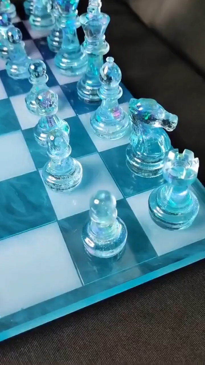 Luxury Emerald Green Resin Chess Set with Handmade Epoxy Wood Board and 32 Pieces